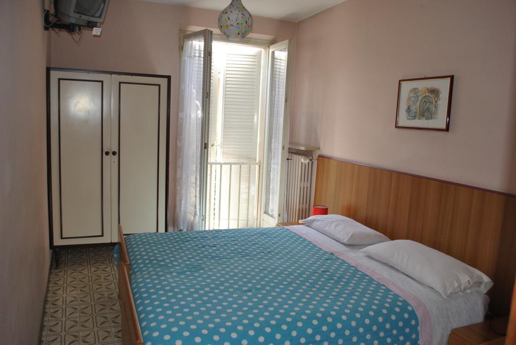 Albergo Alla Rocca Γκάρντα Δωμάτιο φωτογραφία