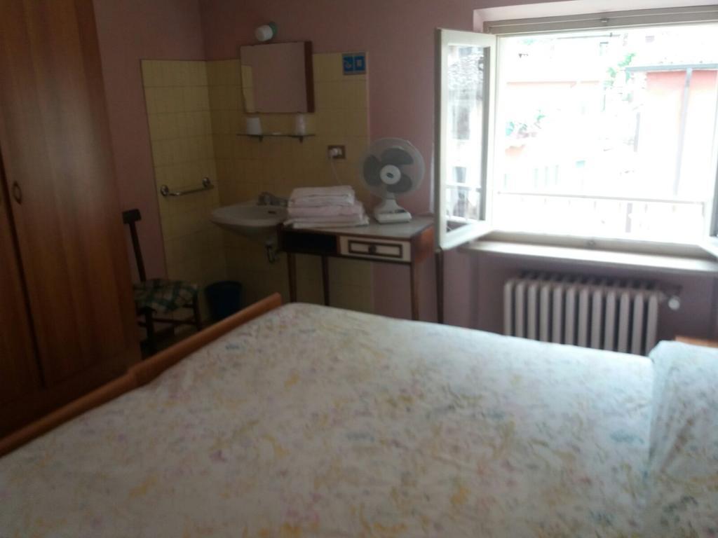 Albergo Alla Rocca Γκάρντα Εξωτερικό φωτογραφία